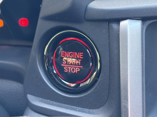 �L�[���g�т��Ă��邾���ŁA�G���W���̎n�����\�ȑ����ł��B�v�b�V���X�^�[�g�ł��̂ŃG���W���̎n�����{�^�������������ł�