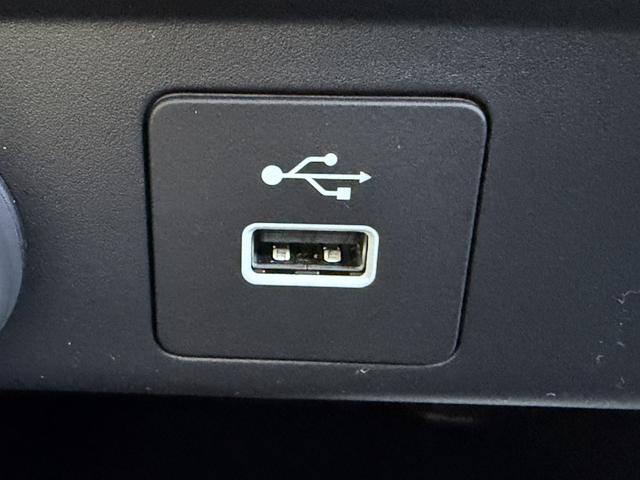 フリード ｅ：ＨＥＶエアー　バックカメラ　クリアランスソナー　レーンアシスト　両側電動スライドドア　オートライト　スマートキー　３列シート　ＣＶＴ　ＵＳＢ　ＥＳＣ（10枚目）