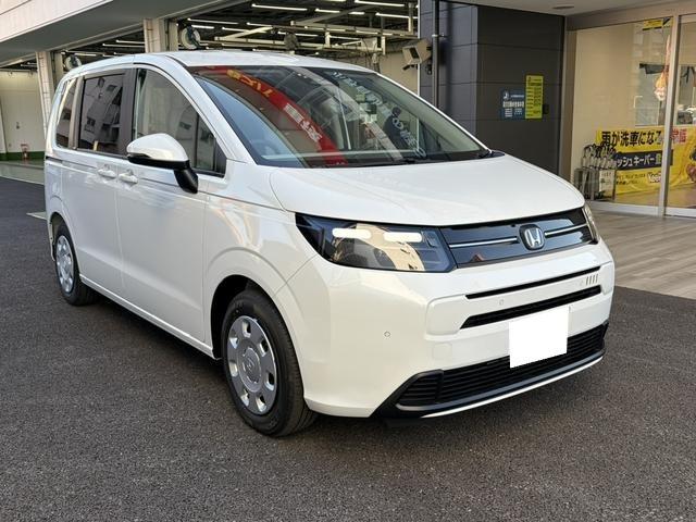 フリード ｅ：ＨＥＶエアー　バックカメラ　クリアランスソナー　レーンアシスト　両側電動スライドドア　オートライト　スマートキー　３列シート　ＣＶＴ　ＵＳＢ　ＥＳＣ（12枚目）