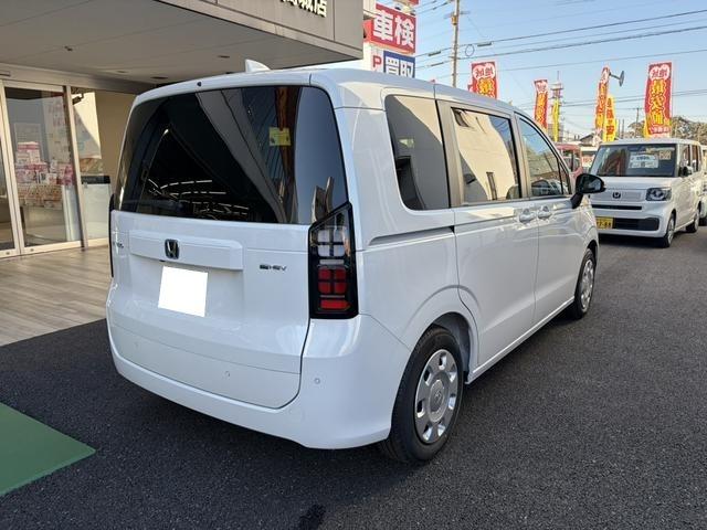 フリード ｅ：ＨＥＶエアー　バックカメラ　クリアランスソナー　レーンアシスト　両側電動スライドドア　オートライト　スマートキー　３列シート　ＣＶＴ　ＵＳＢ　ＥＳＣ（17枚目）