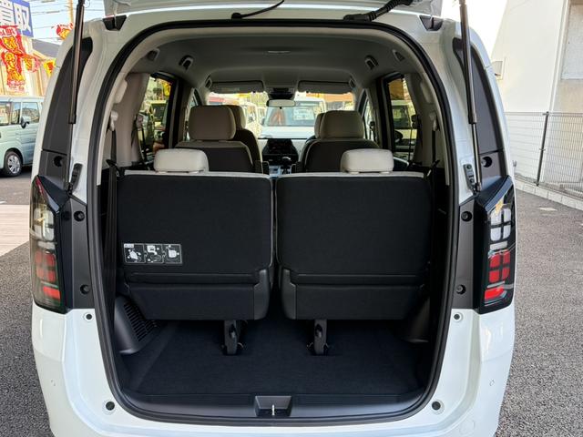 フリード ｅ：ＨＥＶエアー　バックカメラ　クリアランスソナー　レーンアシスト　両側電動スライドドア　オートライト　スマートキー　３列シート　ＣＶＴ　ＵＳＢ　ＥＳＣ（19枚目）