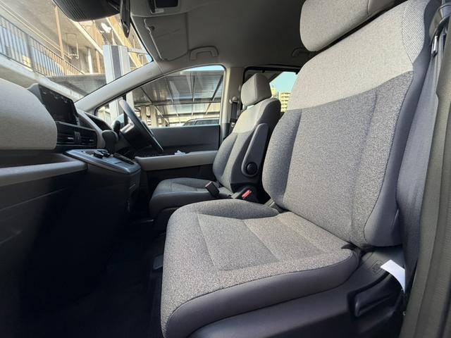 フリード ｅ：ＨＥＶエアー　バックカメラ　クリアランスソナー　レーンアシスト　両側電動スライドドア　オートライト　スマートキー　３列シート　ＣＶＴ　ＵＳＢ　ＥＳＣ（41枚目）