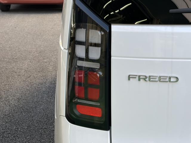 フリード ｅ：ＨＥＶエアー　バックカメラ　クリアランスソナー　レーンアシスト　両側電動スライドドア　オートライト　スマートキー　３列シート　ＣＶＴ　ＵＳＢ　ＥＳＣ（46枚目）