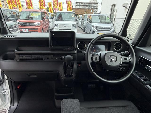 Ｎ－ＢＯＸカスタム ブラックスタイル　バックカメラ　両側電動スライドドア　クリアランスソナー　オートクルーズコントロール　レーンアシスト　衝突被害軽減システム　オートライト　ＬＥＤヘッドランプ　スマートキー　アイドリングストップ（2枚目）