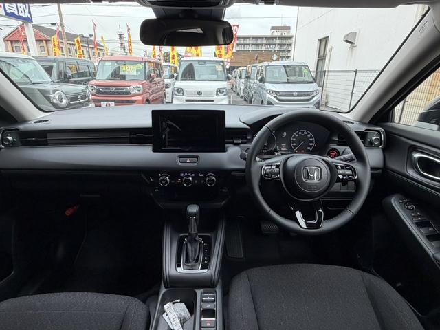 ヴェゼル ｅ：ＨＥＶ　Ｘ　クリアランスソナー　オートクルーズコントロール　レーンアシスト　衝突被害軽減システム　オートライト　ＬＥＤヘッドランプ　アルミホイール　スマートキー　電動格納ミラー　ＣＶＴ　盗難防止システム（2枚目）