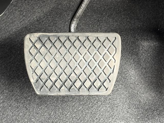 ヴェゼル ｅ：ＨＥＶ　Ｘ　クリアランスソナー　オートクルーズコントロール　レーンアシスト　衝突被害軽減システム　オートライト　ＬＥＤヘッドランプ　アルミホイール　スマートキー　電動格納ミラー　ＣＶＴ　盗難防止システム（25枚目）