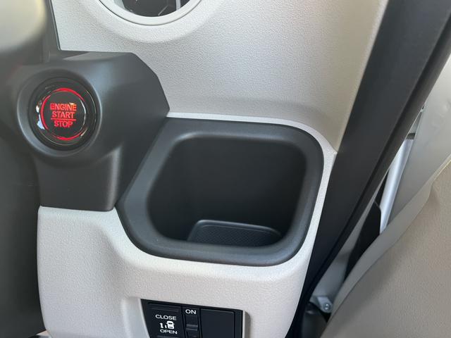 Ｎ－ＢＯＸ ベースグレード　バックカメラ　両側スライド・片側電動　クリアランスソナー　オートクルーズコントロール　レーンアシスト　衝突被害軽減システム　オートライト　ＬＥＤヘッドランプ　スマートキー　アイドリングストップ（30枚目）