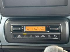 気温に合わせて直感的に操作することで、車内をいつでも快適に保てます。 5