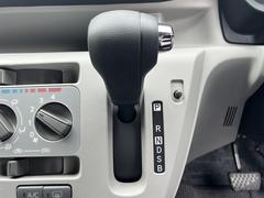 発進時や後退時に必ず操作するレバーです。操作のしやすさが肝になってきます。ぜひ一度体感してください。 6