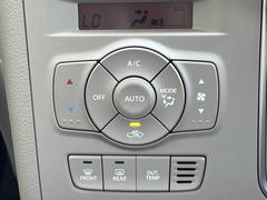 気温に合わせて直感的に操作することで、車内をいつでも快適に保てます。 7