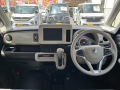 運転者にとっては日々使用することとなる運転席です。運転席が快適だと運転に集中することができますね。 2