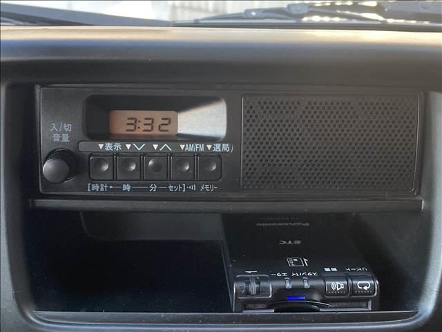 ＮＶ１００クリッパーバン ＤＸ　禁煙車・安全装置・横滑り防止装置・アクセル踏み間違い防止装置・盗難防止装置・両側スライドドア・純正ＡＭ／ＦＭラジオ・ＥＴＣ・キーレス（5枚目）