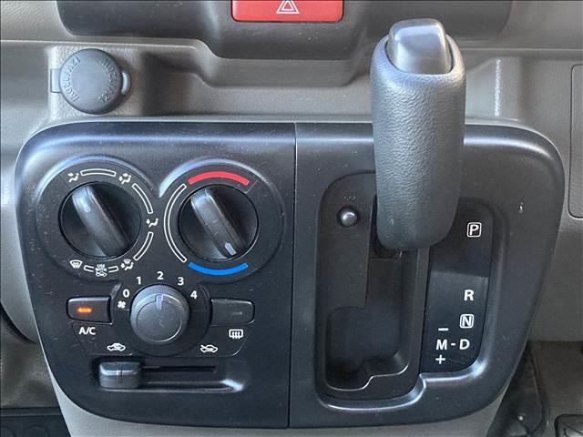 ＮＶ１００クリッパーバン ＤＸ　禁煙車・安全装置・横滑り防止装置・アクセル踏み間違い防止装置・盗難防止装置・両側スライドドア・純正ＡＭ／ＦＭラジオ・ＥＴＣ・キーレス（6枚目）