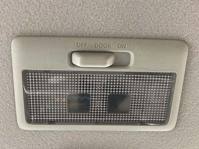 スペーシアカスタム ハイブリッドGS 禁煙車 安全装置 横滑り防止装置 アクセル踏み間違い防止装置 盗難防止装置 両側スライド片側電動ドア 社外ナビ Bluetooth接続 CD DVD アイドリングストップ シートヒーター 純正アルミ(31枚目)