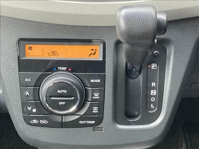 ワゴンR FX 禁煙車 安全装置 横滑り防止装置 盗難防止装置 CDプレーヤー ミュージックプレイヤー接続可 アイドリングストップ シートヒーター パワーステアリング キーレス(6枚目)