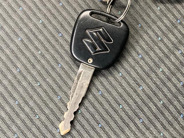 ワゴンR FX 禁煙車 安全装置 横滑り防止装置 盗難防止装置 CDプレーヤー ミュージックプレイヤー接続可 アイドリングストップ シートヒーター パワーステアリング キーレス(37枚目)