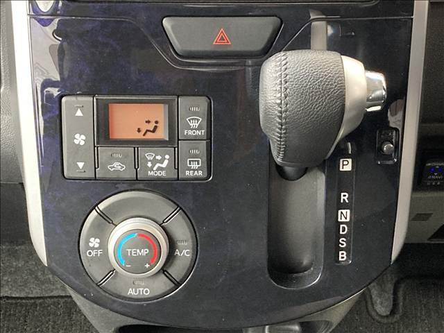 タント カスタムRS トップエディションVS SAIII 禁煙車 両側電動スライドドア ダイハツ純正ナビ Bluetooth可 CD DVD バックカメラ 全周囲カメラ ETC アイドリングストップ オートマチックハイビーム 衝突軽減ブレーキ 障害物センサー(12枚目)