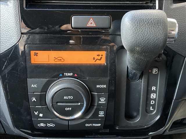 ルークス ハイウェイスターリミテッド　禁煙車　両側スライド片側電動ドア　社外ナビ　Ｂｌｕｅｔｏｏｔｈ接続　ワンセグＴＶ　ＣＤ　ＤＶＤ　オートマチックハイビーム　横滑り防止装置　盗難防止装置　フォグランプ　純正アルミ　スマートキー（11枚目）