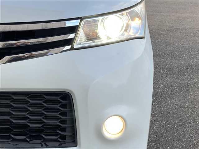 ルークス ハイウェイスターリミテッド　禁煙車　両側スライド片側電動ドア　社外ナビ　Ｂｌｕｅｔｏｏｔｈ接続　ワンセグＴＶ　ＣＤ　ＤＶＤ　オートマチックハイビーム　横滑り防止装置　盗難防止装置　フォグランプ　純正アルミ　スマートキー（15枚目）