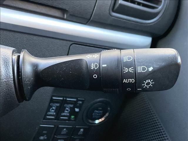 タント カスタムＲＳ　トップエディションＳＡＩＩＩ　禁煙車　両側電動スライドドア　ダイハツ純正ナビ　Ｂｌｕｅｔｏｏｔｈ　ＣＤ　ＤＶＤ　バックカメラ　ＥＴＣ　アイドリングストップ　シートヒーター　ドライブレコーダー　純正アルミ　スマートキー　盗難防止装置（12枚目）