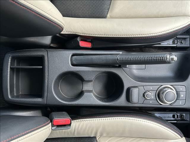 デミオ 13S Lパッケージ 禁煙車 マツダ純正ナビ Bluetooth CD DVD バックカメラ ETC アイドリングストップ 純正アルミ スマートキー 衝突軽減ブレーキ 横滑り防止装置 盗難防止装置 パワーステアリング(12枚目)