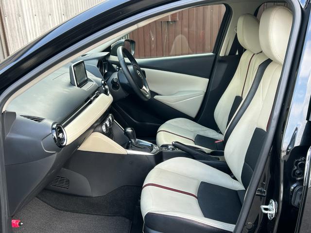 デミオ 13S Lパッケージ 禁煙車 マツダ純正ナビ Bluetooth CD DVD バックカメラ ETC アイドリングストップ 純正アルミ スマートキー 衝突軽減ブレーキ 横滑り防止装置 盗難防止装置 パワーステアリング(26枚目)