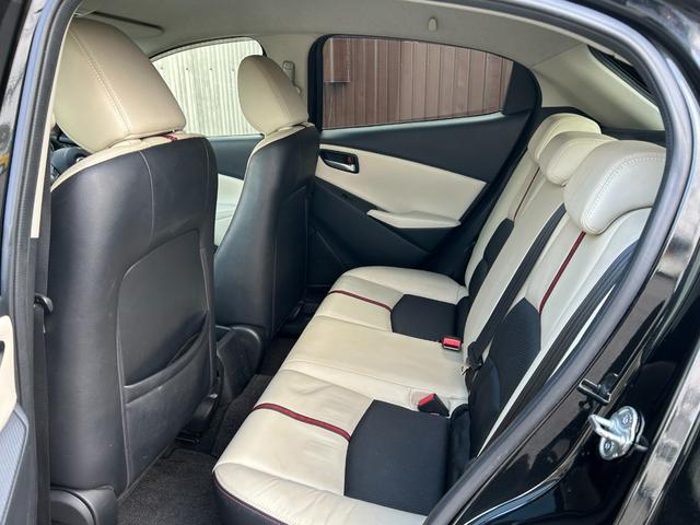 デミオ 13S Lパッケージ 禁煙車 マツダ純正ナビ Bluetooth CD DVD バックカメラ ETC アイドリングストップ 純正アルミ スマートキー 衝突軽減ブレーキ 横滑り防止装置 盗難防止装置 パワーステアリング(27枚目)