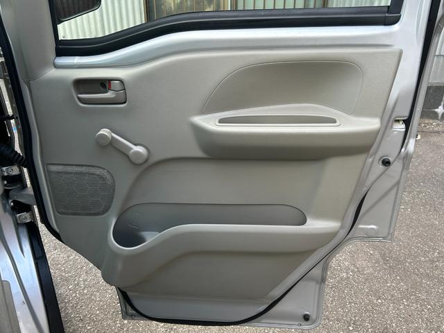 エブリイ GA 禁煙車 両側スライドドア 社外ナビ CD DVD ワンセグTV ETC キーレス 横滑り防止装置 盗難防止装置 パワーステアリング エアコン(39枚目)