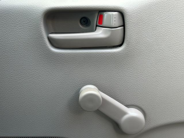 エブリイ GA 禁煙車 両側スライドドア 社外ナビ CD DVD ワンセグTV ETC キーレス 横滑り防止装置 盗難防止装置 パワーステアリング エアコン(40枚目)