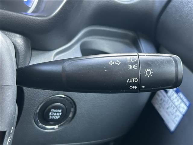 スペーシアカスタム XS 禁煙車 両側スライド片側電動ドア 社外ナビ CD DVD アイドリングストップ ETC ドライブレコーダー オートマチックハイビーム スマートキー 衝突軽減ブレーキ 横滑り防止装置 盗難防止装置(12枚目)