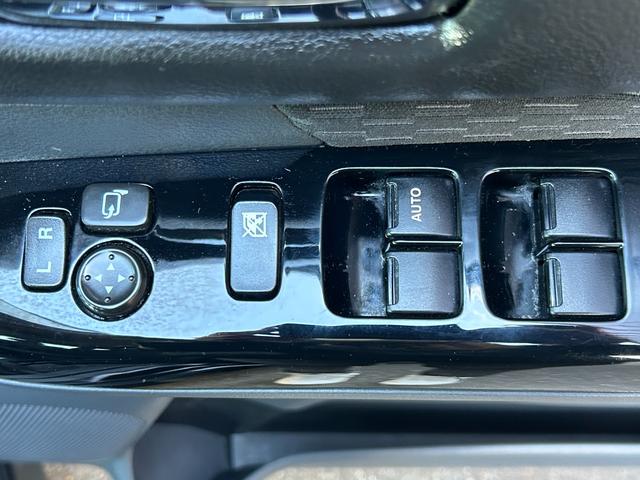 スペーシアカスタム XS 禁煙車 両側スライド片側電動ドア 社外ナビ CD DVD アイドリングストップ ETC ドライブレコーダー オートマチックハイビーム スマートキー 衝突軽減ブレーキ 横滑り防止装置 盗難防止装置(43枚目)