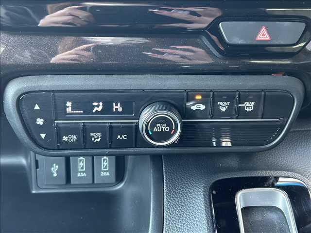 N-BOXカスタム G・Lターボホンダセンシング 禁煙車 両側電動スライドドア ホンダ純正ナビ Bluetooth CD DVD バックカメラ ETC クローズコントロール 純正アルミ スマートキー 衝突軽減ブレーキ 障害物センサー 横滑り防止装置(8枚目)