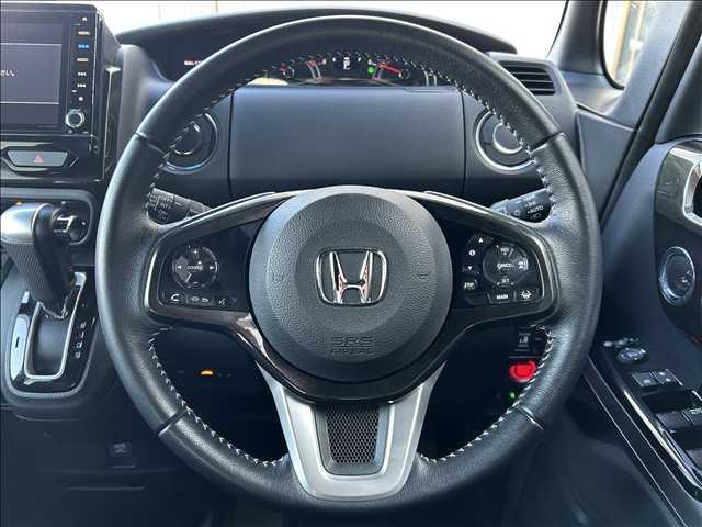 N-BOXカスタム G・Lターボホンダセンシング 禁煙車 両側電動スライドドア ホンダ純正ナビ Bluetooth CD DVD バックカメラ ETC クローズコントロール 純正アルミ スマートキー 衝突軽減ブレーキ 障害物センサー 横滑り防止装置(10枚目)