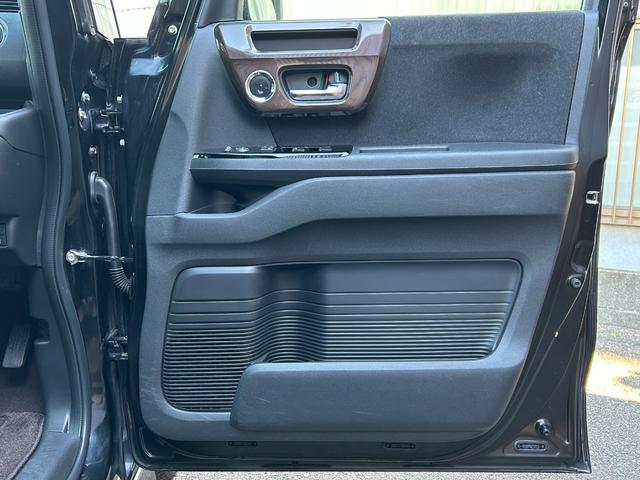 N-BOXカスタム G・Lターボホンダセンシング 禁煙車 両側電動スライドドア ホンダ純正ナビ Bluetooth CD DVD バックカメラ ETC クローズコントロール 純正アルミ スマートキー 衝突軽減ブレーキ 障害物センサー 横滑り防止装置(45枚目)
