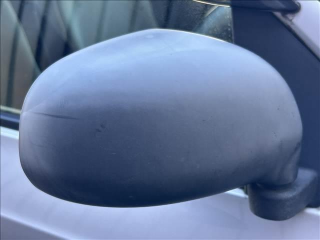 アルト Ｌ　純正カーオーディオ　ＣＤ　ミュージックプレイヤー接続可　シートヒーター　アイドリングストップ　キーレス　横滑り防止装置　アクセル踏み間違い防止装置　盗難防止装置　パワーステアリング　パワーウィンドウ（11枚目）