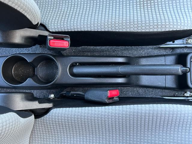 アルト Ｌ　純正カーオーディオ　ＣＤ　ミュージックプレイヤー接続可　シートヒーター　アイドリングストップ　キーレス　横滑り防止装置　アクセル踏み間違い防止装置　盗難防止装置　パワーステアリング　パワーウィンドウ（28枚目）