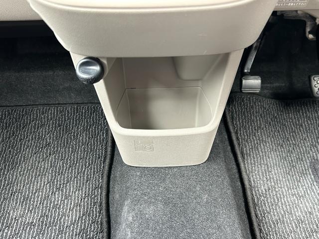 ステラ Ｌ　スマートアシスト　禁煙車　カーオーディオ　ＣＤ　ＵＳＢメモリー　ミュージックプレイヤー接続可　ＥＴＣ　アイドリングストップ　キーレス　衝突軽減ブレーキ　横滑り防止装置　アクセル踏み間違い防止装置　盗難防止装置（28枚目）