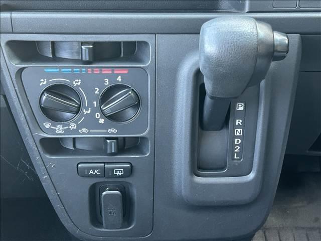 ピクシスバン スペシャル SAIII 禁煙車 両側スライドドア Bluetooth バックカメラ アイドリングストップ オートマチックハイビーム ドライブレコーダー キーレス 衝突軽減ブレーキ 横滑り防止装置 アクセル踏み間違い防止装置(8枚目)