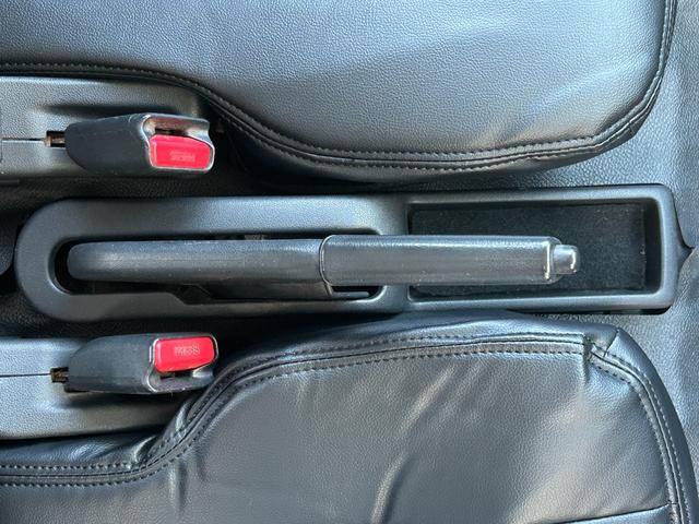 ピクシスバン スペシャル SAIII 禁煙車 両側スライドドア Bluetooth バックカメラ アイドリングストップ オートマチックハイビーム ドライブレコーダー キーレス 衝突軽減ブレーキ 横滑り防止装置 アクセル踏み間違い防止装置(32枚目)