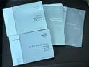 【サイドバイザー】は、ついている車とそうでない車がございます。必要であれば、装着可能です。【フロアマット】は、中古車の為ほつれ等がございます。新品をご希望であれば付け替え可能です。