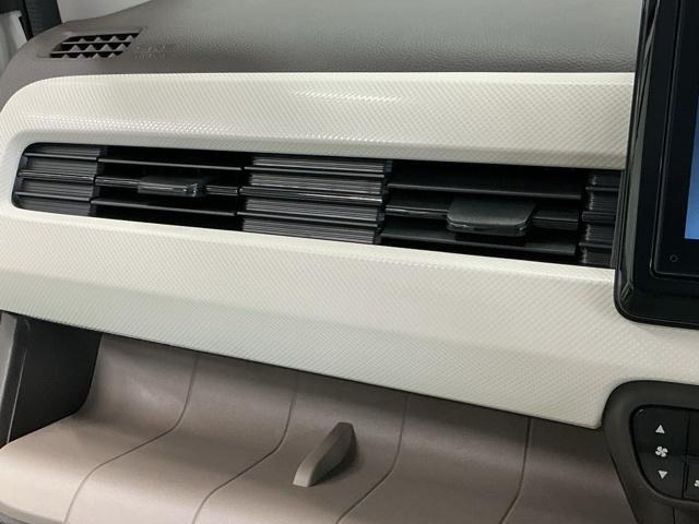 Ｎ－ＷＧＮ Ｌ　ディスプレイオーディオ　Ｒカメラ　ＣＤ　Ｐセンサー　誤発進抑制　シートヒータ　記録簿　バックカメラ　ベンチシート　盗難防止システム　ＡＢＳ　スマートキー　ＬＥＤヘッドライト　サイドカーテンエアバック（67枚目）