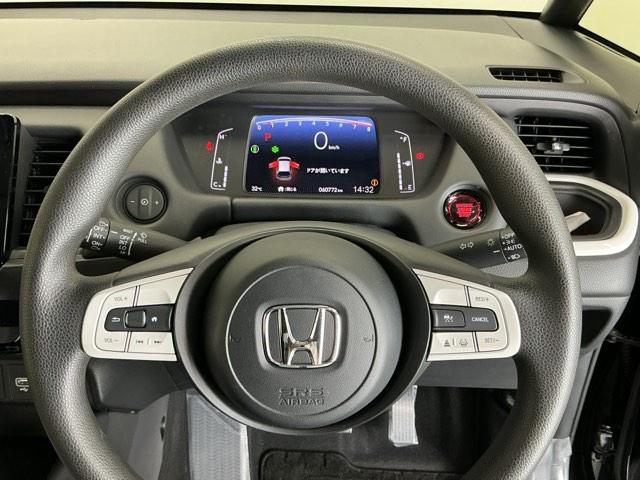 フィット ホーム　ドラレコ　ナビ　Ｒカメラ　ブルートゥース　衝突軽減ブレーキ　リアカメ　ＬＥＤライト　オートライト　クリアランスソナー　フルセグＴＶ　記録簿付　エアバッグ　ｉストップ　スマ－トキ－　盗難防止装置　ＤＶＤ（23枚目）