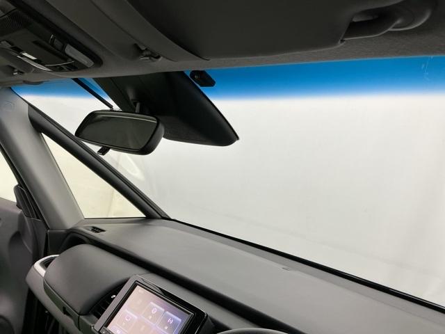 フィット ホーム　ドラレコ　ナビ　Ｒカメラ　ブルートゥース　衝突軽減ブレーキ　リアカメ　ＬＥＤライト　オートライト　クリアランスソナー　フルセグＴＶ　記録簿付　エアバッグ　ｉストップ　スマ－トキ－　盗難防止装置　ＤＶＤ（27枚目）