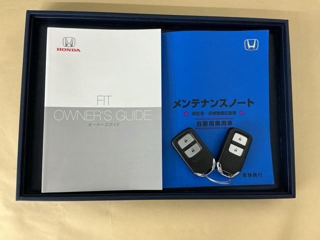 フィット ホーム　ドラレコ　ナビ　Ｒカメラ　ブルートゥース　衝突軽減ブレーキ　リアカメ　ＬＥＤライト　オートライト　クリアランスソナー　フルセグＴＶ　記録簿付　エアバッグ　ｉストップ　スマ－トキ－　盗難防止装置　ＤＶＤ（29枚目）