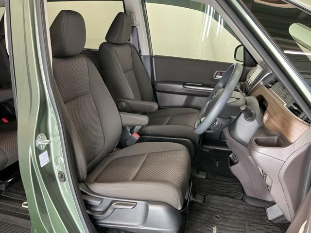 フリード Ｇ・ホンダセンシング　ドラレコ　ナビ　Ｒカメラ　ブルートゥース　Ｆセグ　追突被害軽減ブレーキ　ｉストップ　Ｗエアバッグ　パワーウィンドウ　アクティブクルーズコントロール　スマートキ　カラーバックモニター　整備点検記録簿（21枚目）