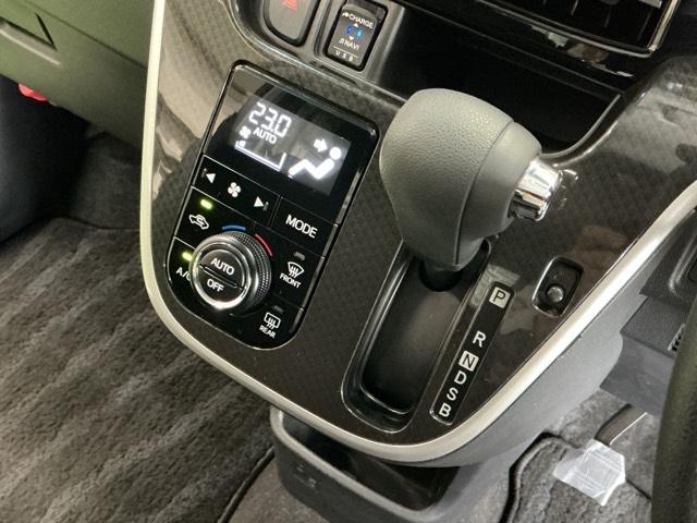 ムーヴ カスタムＸリミテッドＩＩＳＡＩＩＩ　ナビ　Ｒカメラ　ブルートゥース　フルセグ　ＬＥＤヘッド　エアバック　スマートキー　アイドリングストップ　ＡＢＳ　オートライト　バックカメラ　地デジ　オートエアコン　助手席エアバッグ　キーフリー（16枚目）