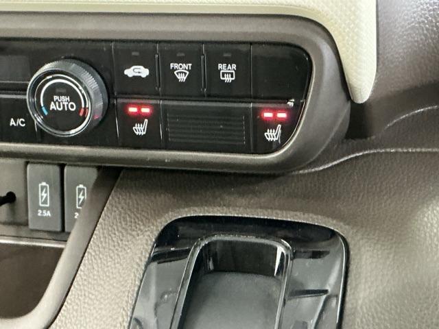 N-BOX L ナビ Rカメラ ブルートゥース フルセグ 衝突回避支援ブレーキ I-STOP クリソナ PW パワステ Sヒーター スマ-トキ- Bカメ 地デジTV 横滑り防止 整備記録簿 LEDライト エアコン付き(13枚目)