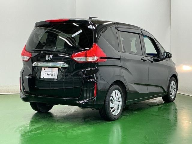 フリード Ｇ　ナビ　Ｒカメラ　ブルートゥース　フルセグ　Ａクルーズ　記録簿　３列シート　パワーウインドウ　地デジ　イモビ　ＶＳＡ　ＵＳＢ　エアコン　エアバッグ　スマートキー　ＥＣＯＮモード　シ－トヒ－タ－　キーフリ（8枚目）