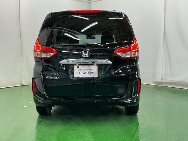 フリード Ｇ　ナビ　Ｒカメラ　ブルートゥース　フルセグ　Ａクルーズ　記録簿　３列シート　パワーウインドウ　地デジ　イモビ　ＶＳＡ　ＵＳＢ　エアコン　エアバッグ　スマートキー　ＥＣＯＮモード　シ－トヒ－タ－　キーフリ（9枚目）