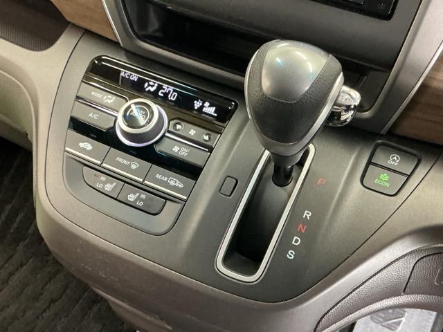 フリード Ｇ　ナビ　Ｒカメラ　ブルートゥース　フルセグ　Ａクルーズ　記録簿　３列シート　パワーウインドウ　地デジ　イモビ　ＶＳＡ　ＵＳＢ　エアコン　エアバッグ　スマートキー　ＥＣＯＮモード　シ－トヒ－タ－　キーフリ（15枚目）